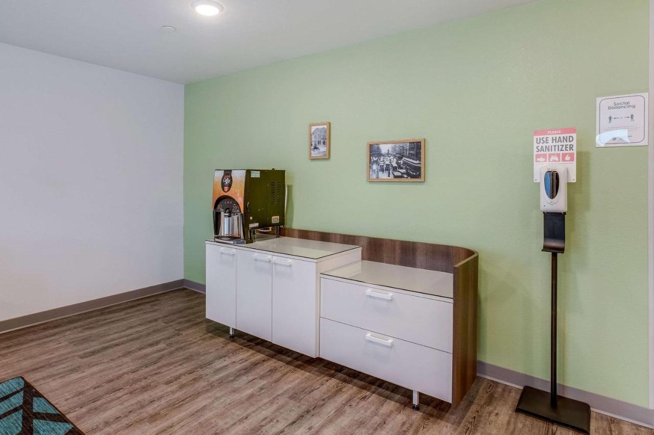 Woodspring Suites Detroit Farmington Hills Exterior photo