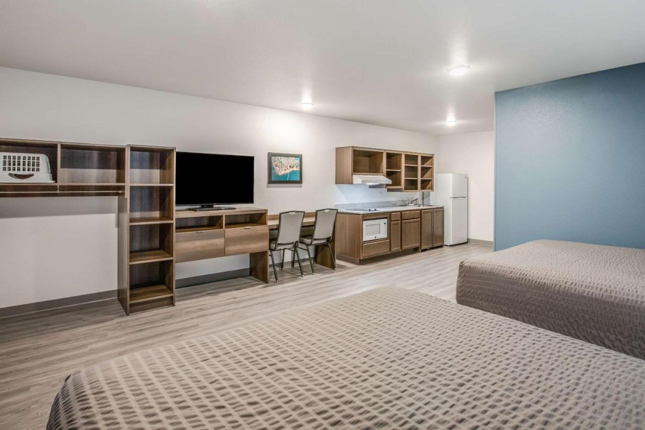Woodspring Suites Detroit Farmington Hills Exterior photo