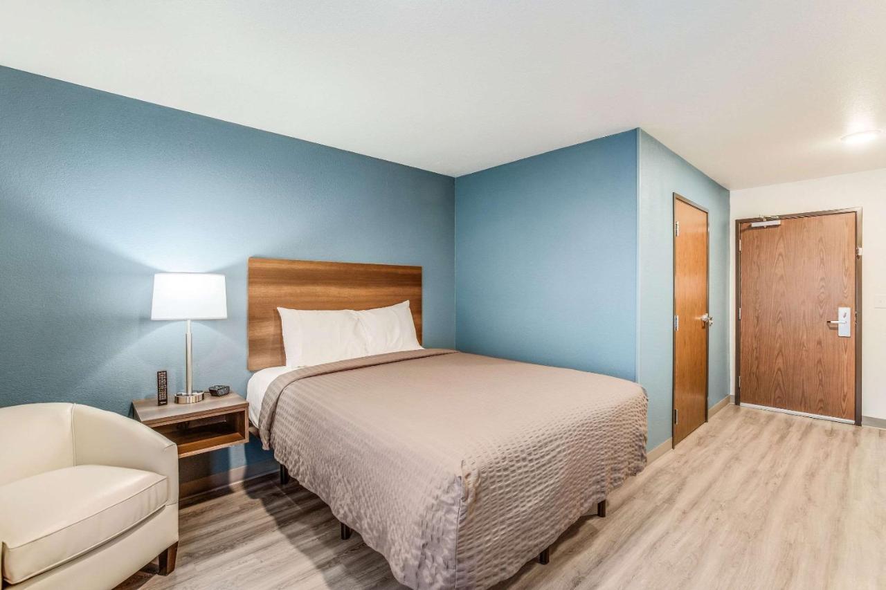 Woodspring Suites Detroit Farmington Hills Exterior photo
