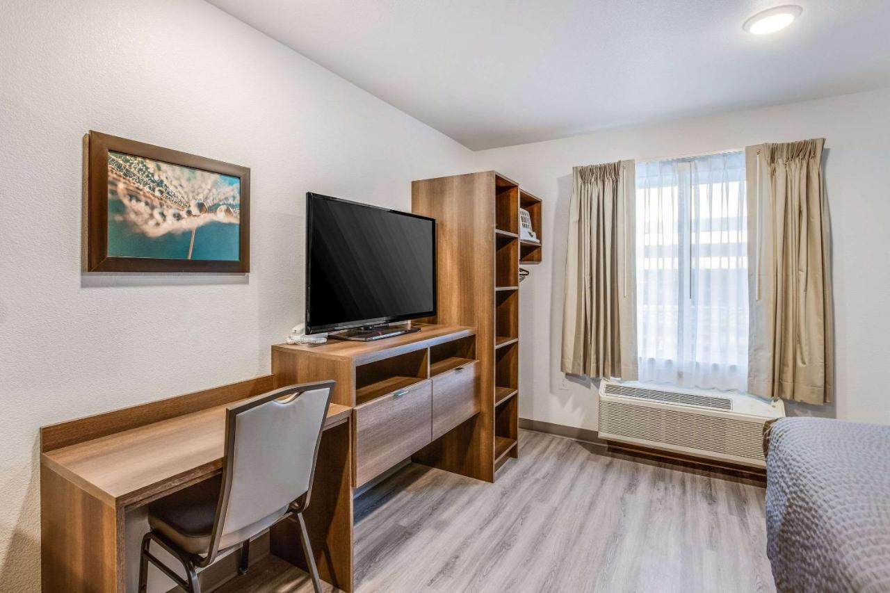 Woodspring Suites Detroit Farmington Hills Exterior photo